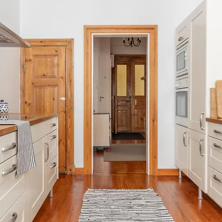 Charming Flat In Design District