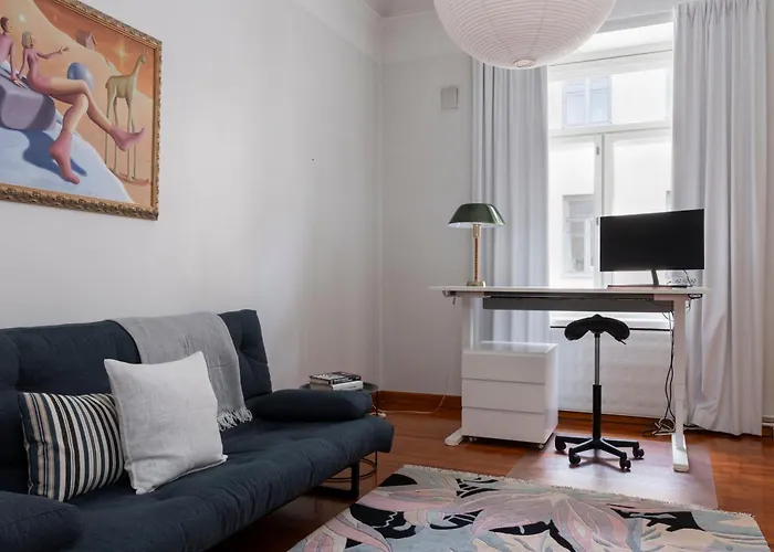 Charming Flat In Design District *