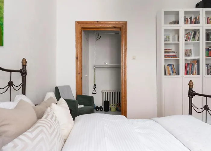 Apartment Charming Flat In Design District *