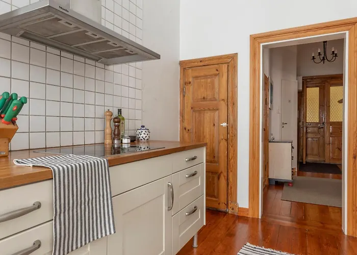 Charming Flat In Design District Apartment